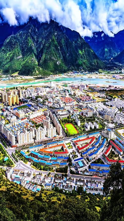 波密县重症已爆发19地_波密县城全景视频