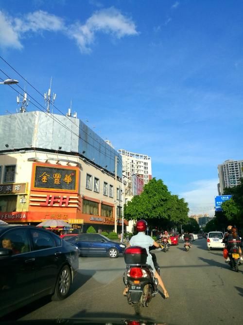 广西壮族自治区百色右江区最新疫情趋势：寻找同轨迹人员_百色右江区属于哪个市