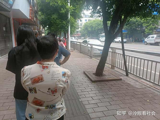 包含贵州省贵阳市白云区新增16例无症状感染者,从涉9省抵甘肃金昌金川区的词条