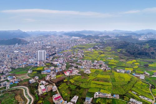 疫情防控中风险地区!贵州省安顺市镇宁布依族苗族自治县(安顺镇宁是区还是县)