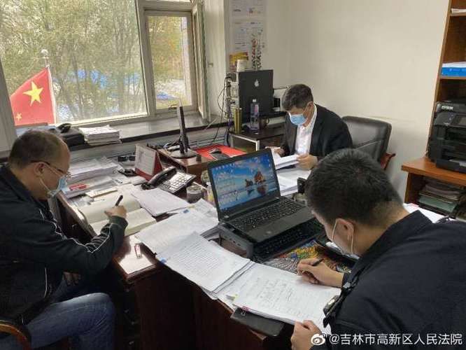 辽宁沈阳大东区疫情视频最新_疫情期间辽宁父女俩开车被警察抓