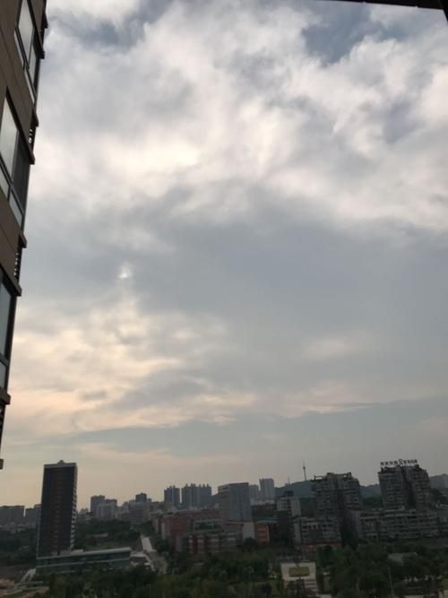 自流井区疫情还在新增吗今天(自流井区近几天的天气预报)