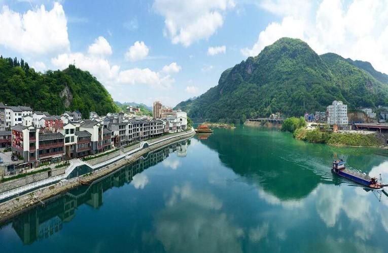湖北宜昌长阳土家族自治县新增20例死亡病例及3例无症状/湖北宜昌长阳土家族自治县高家堰镇佑溪村二组邮政编码